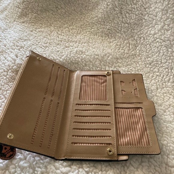 Tan wallet - Picture 2 of 2
